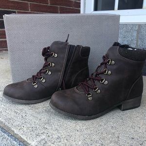 Women’s 7 1/2 brown boots